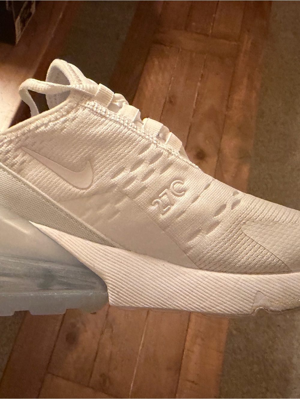 Nike Women’s Air Max 270 in White with Pale clear Heel - Picture 2 of 9